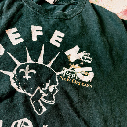 Defend Vintage Hanging Around